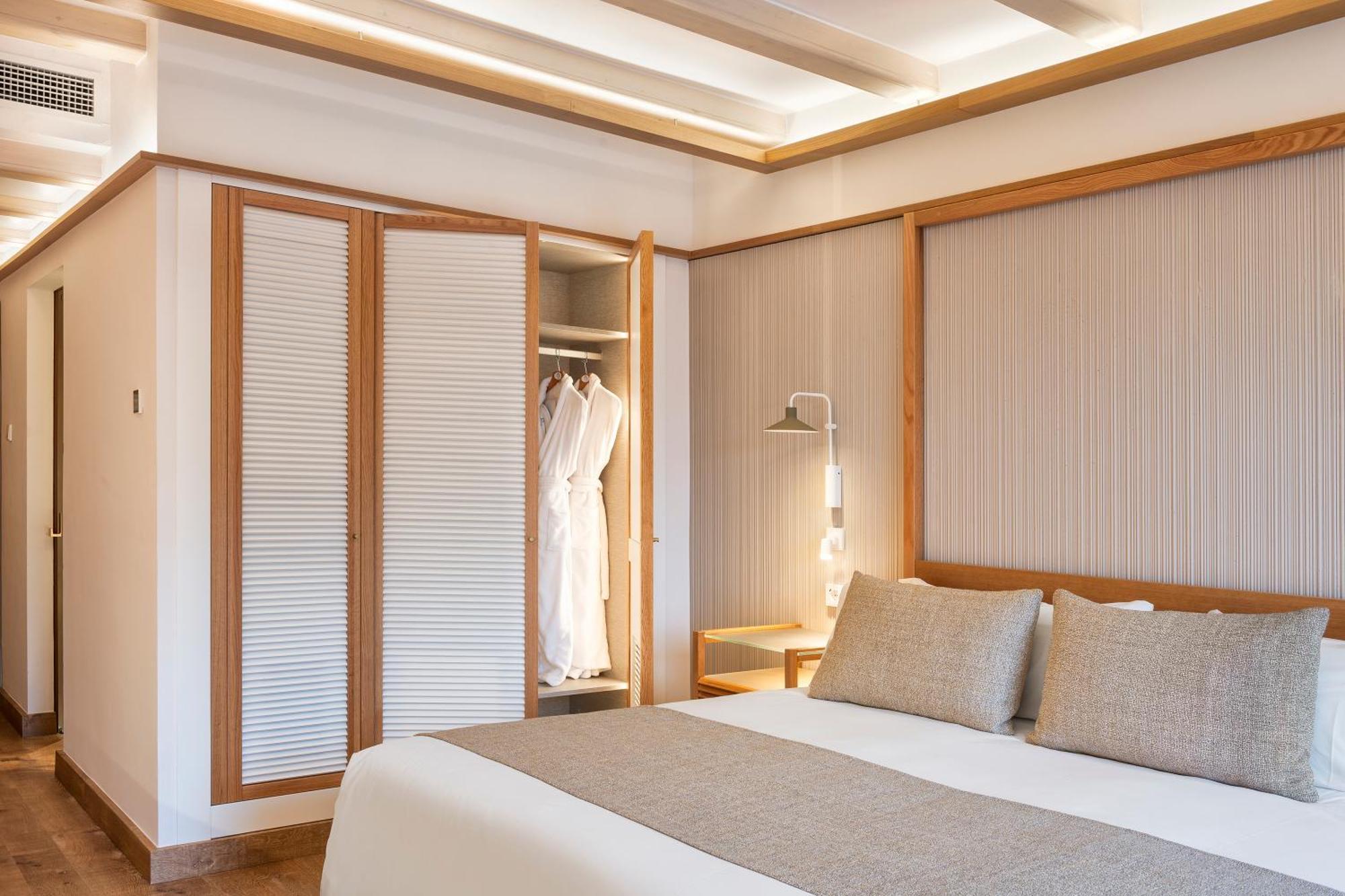 Deluxe Sea View Room