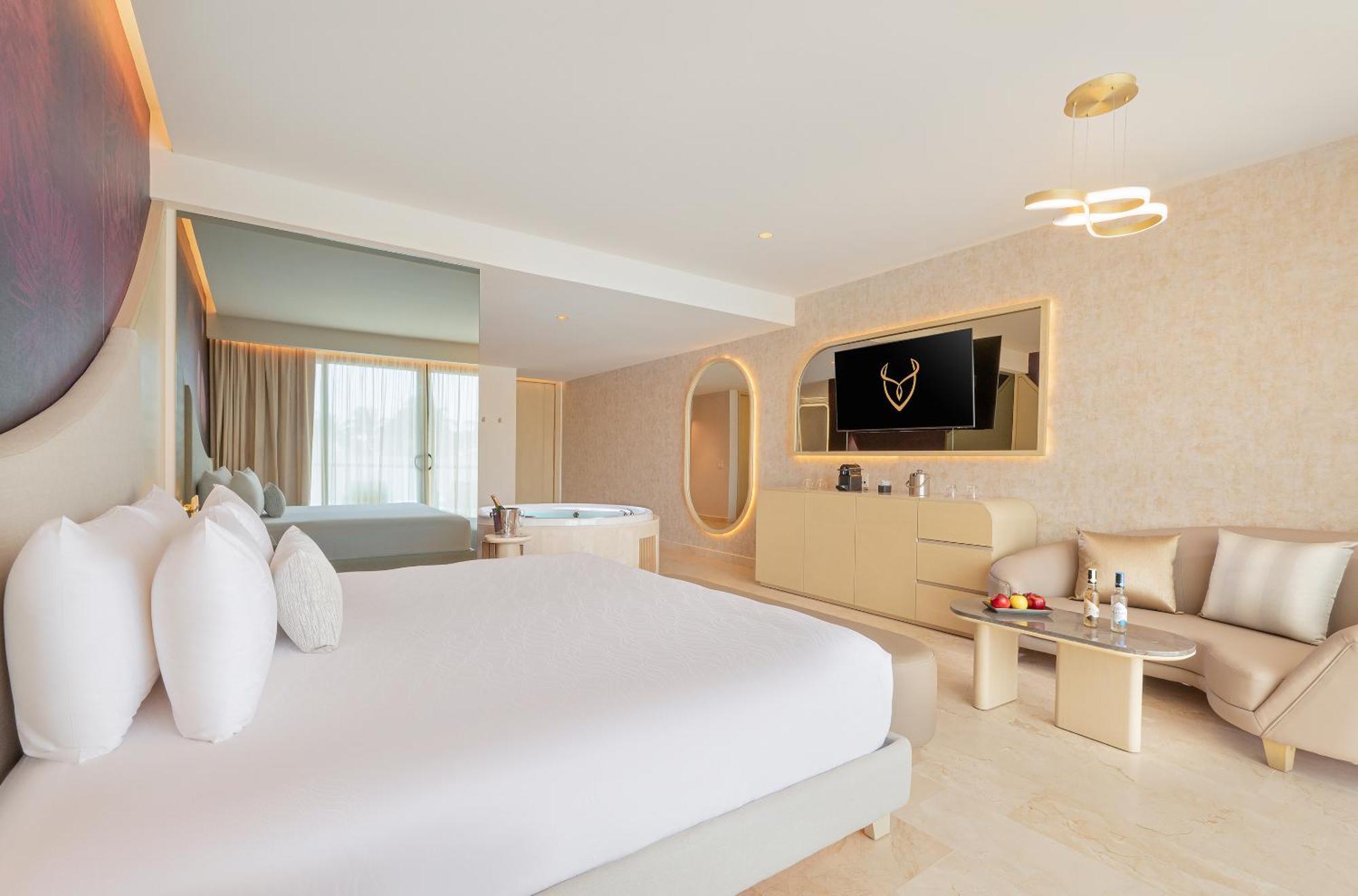 Beloved Pool View Jacuzzi Suite The Eden Section