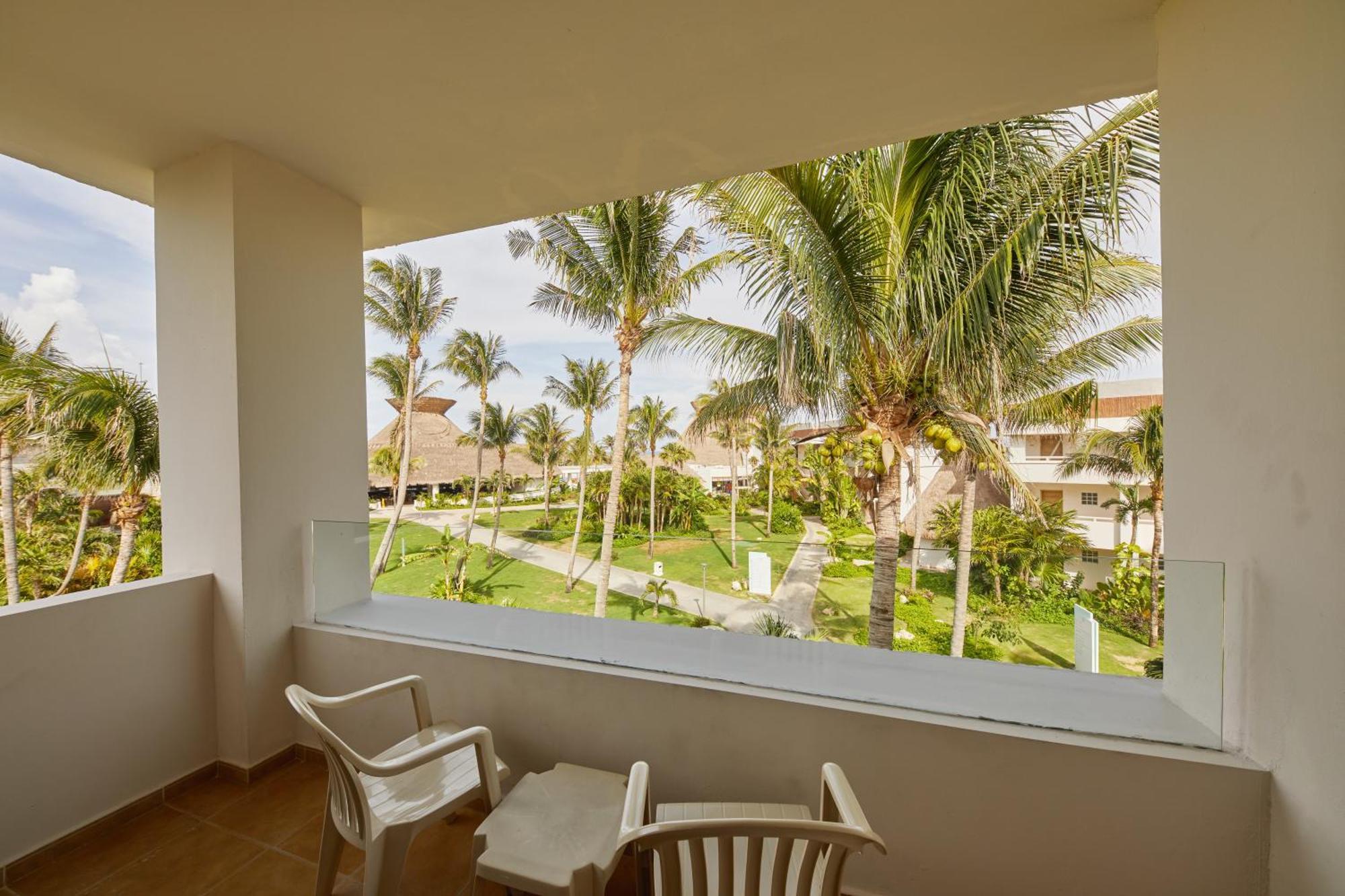 2 Double Beds Deluxe Junior Suite SGL