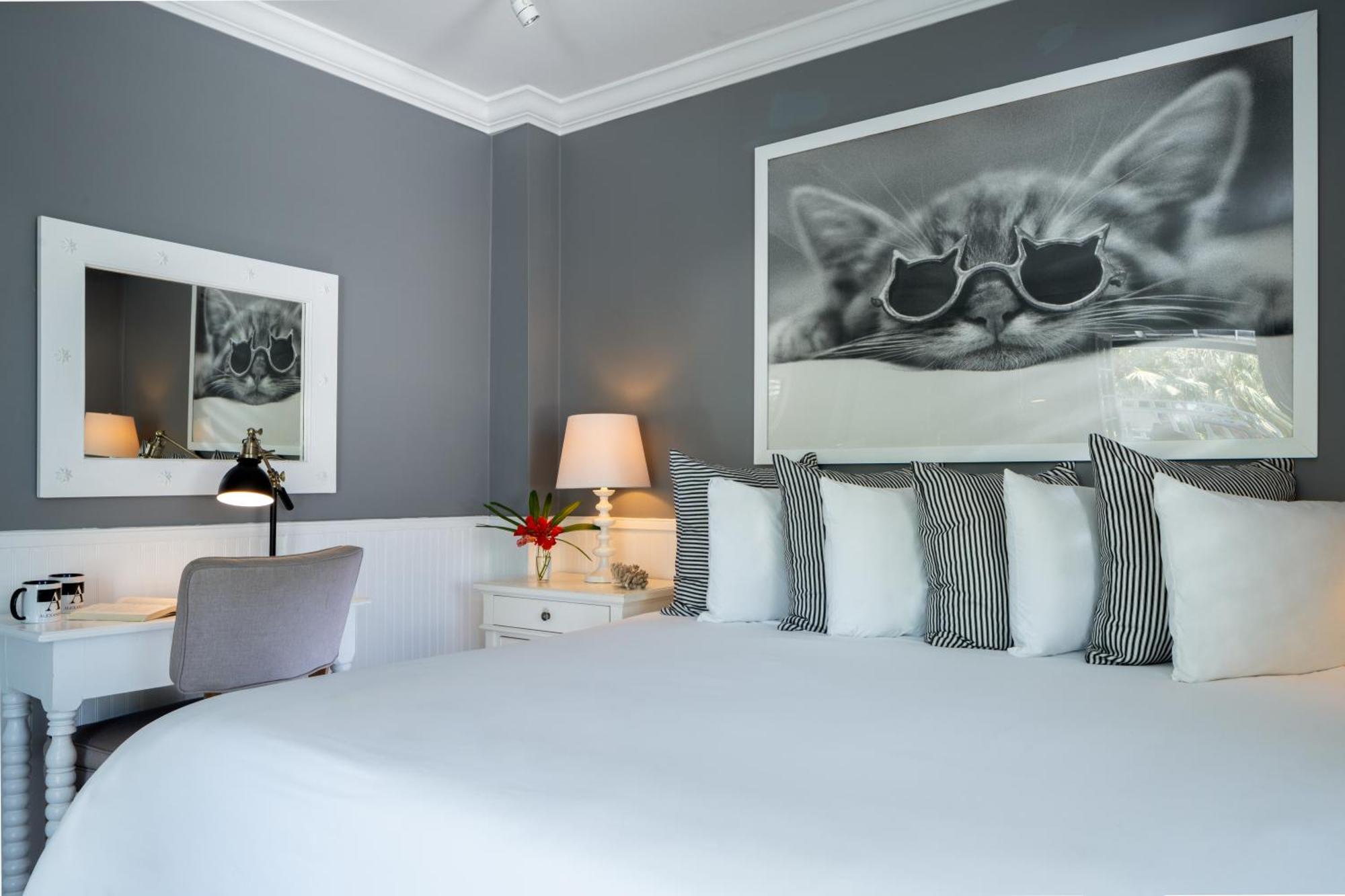 Room 6: Superior King Room