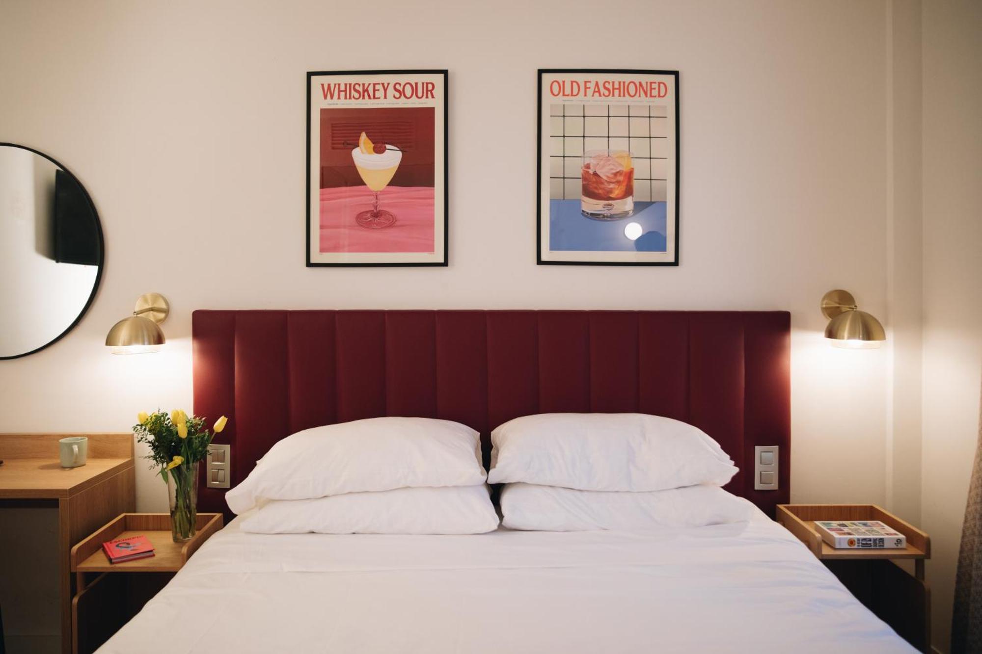 Deluxe Double Room,1589583947:JPEG