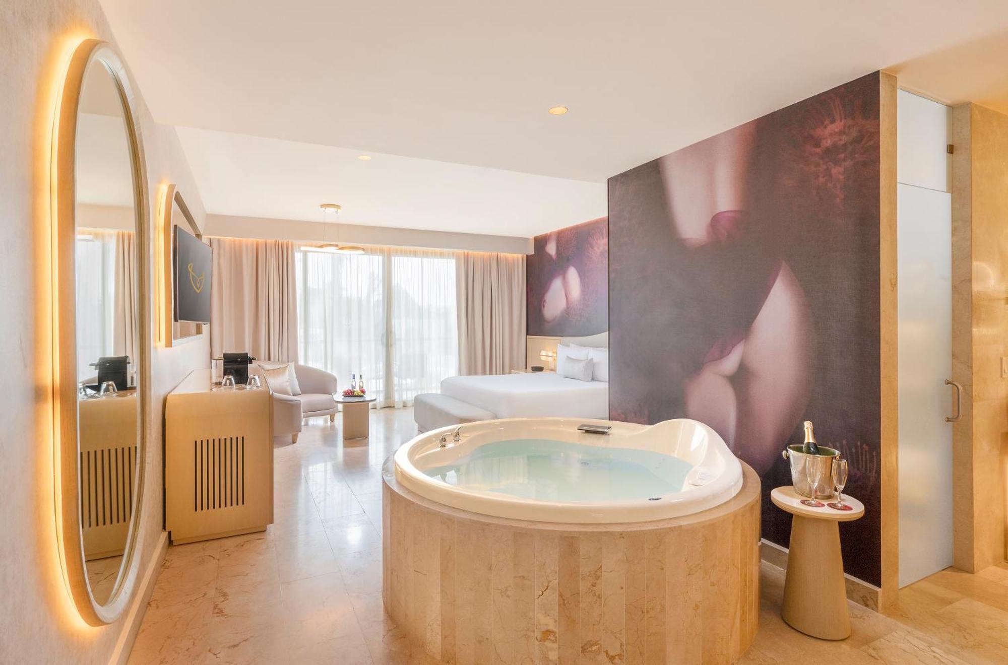 Beloved Pool View Jacuzzi Suite