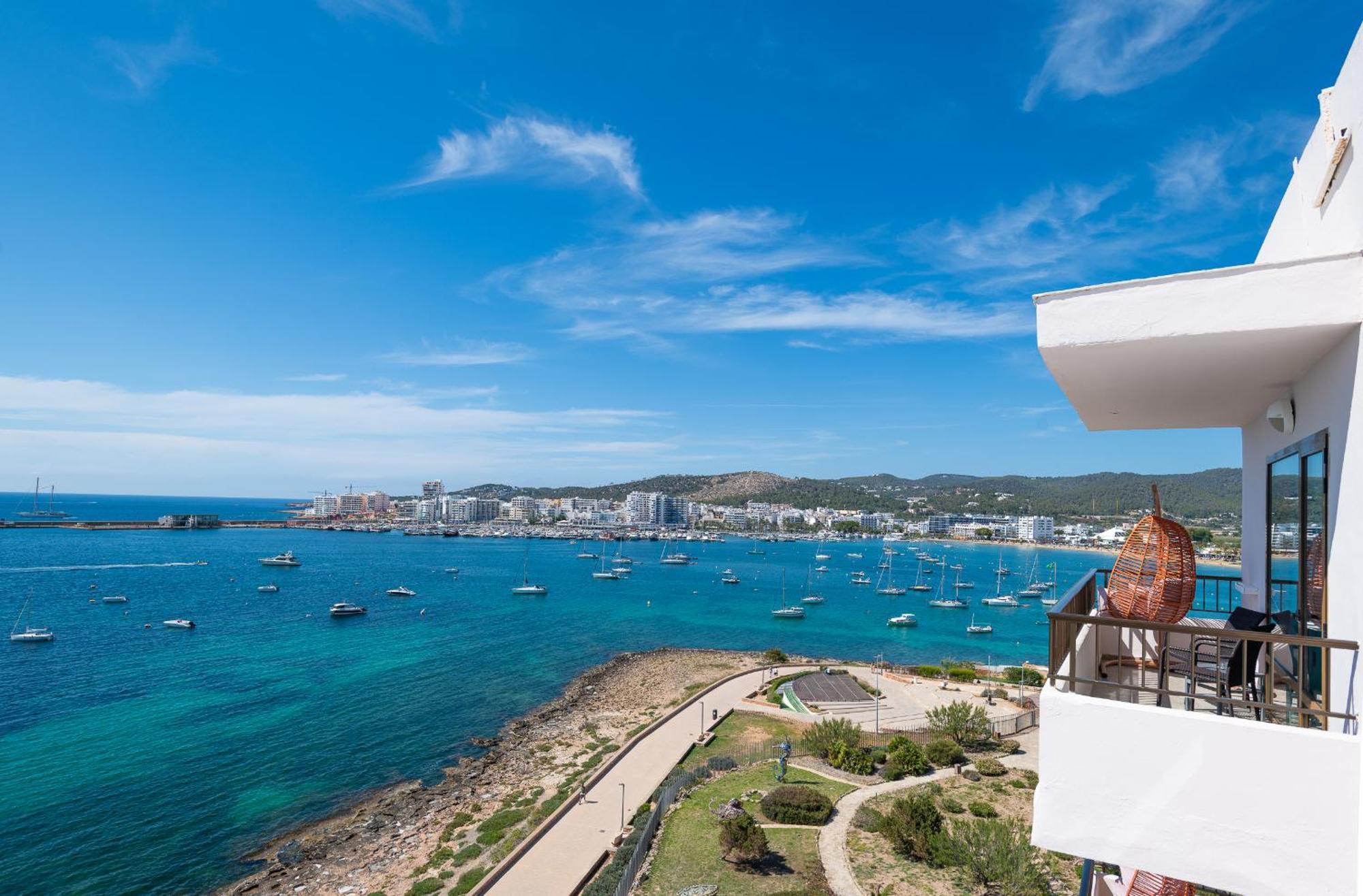 Deluxe Triple Room Sea View