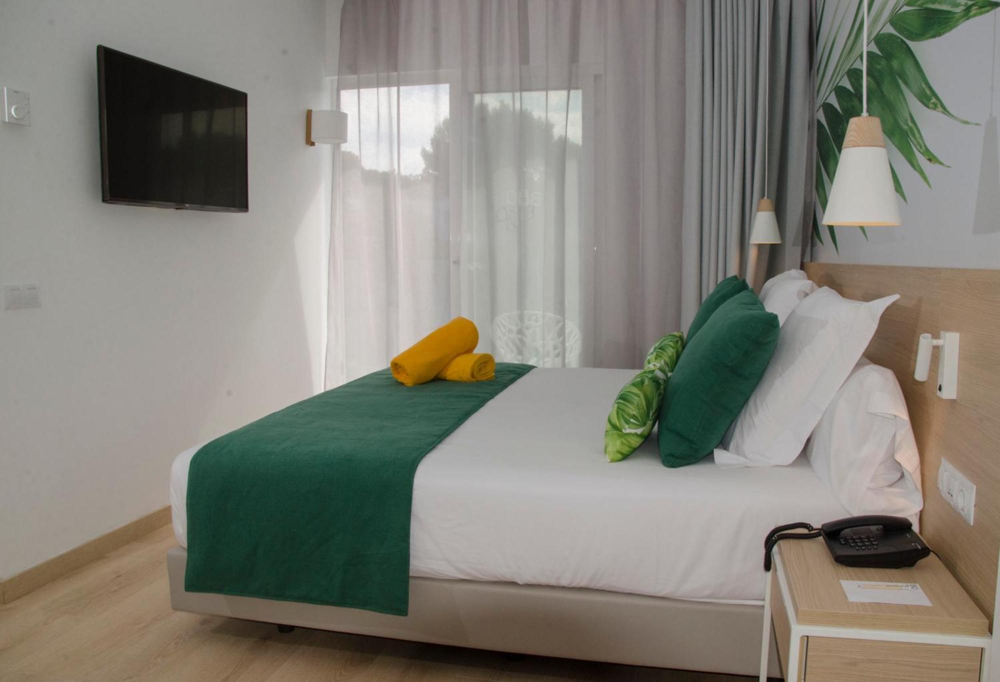 Double or Twin Room,1207462987:JPEG