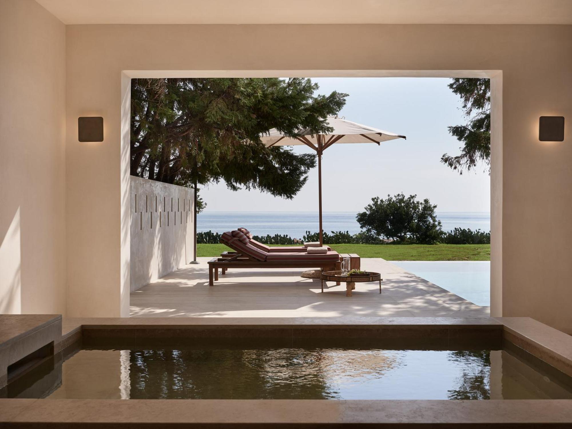 Bungalow Suite - Aan het Strand met Privézwembad