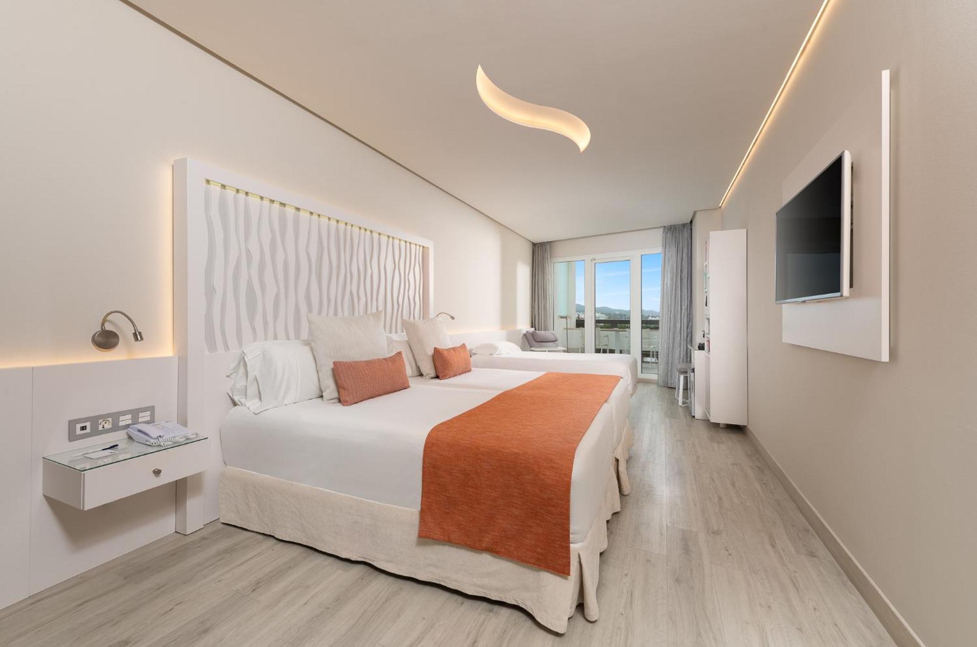 Make it Happen Extra Bed Side Sea View