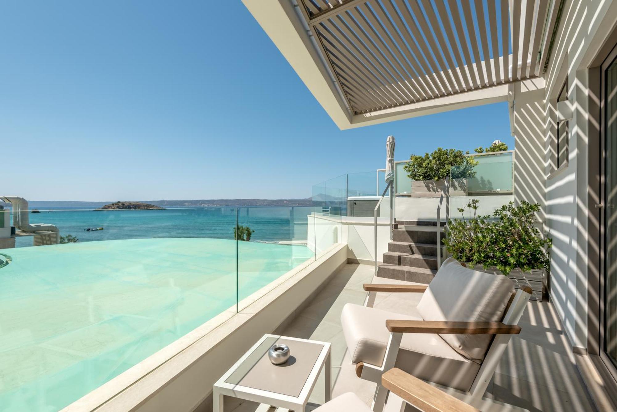 Superior Suite mit Meerblick und Whirlpool-Badewanne
