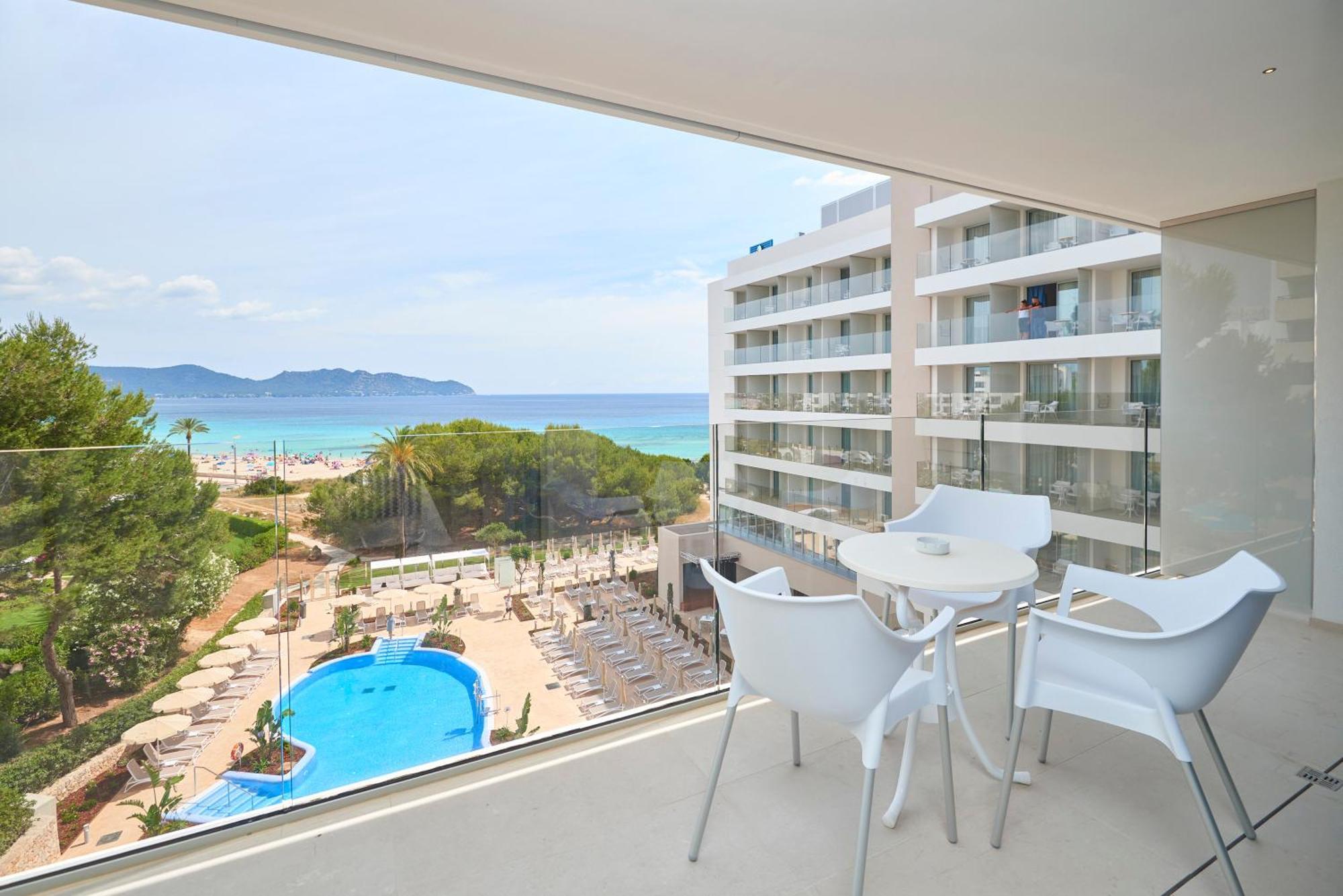 Junior Suite Pool View