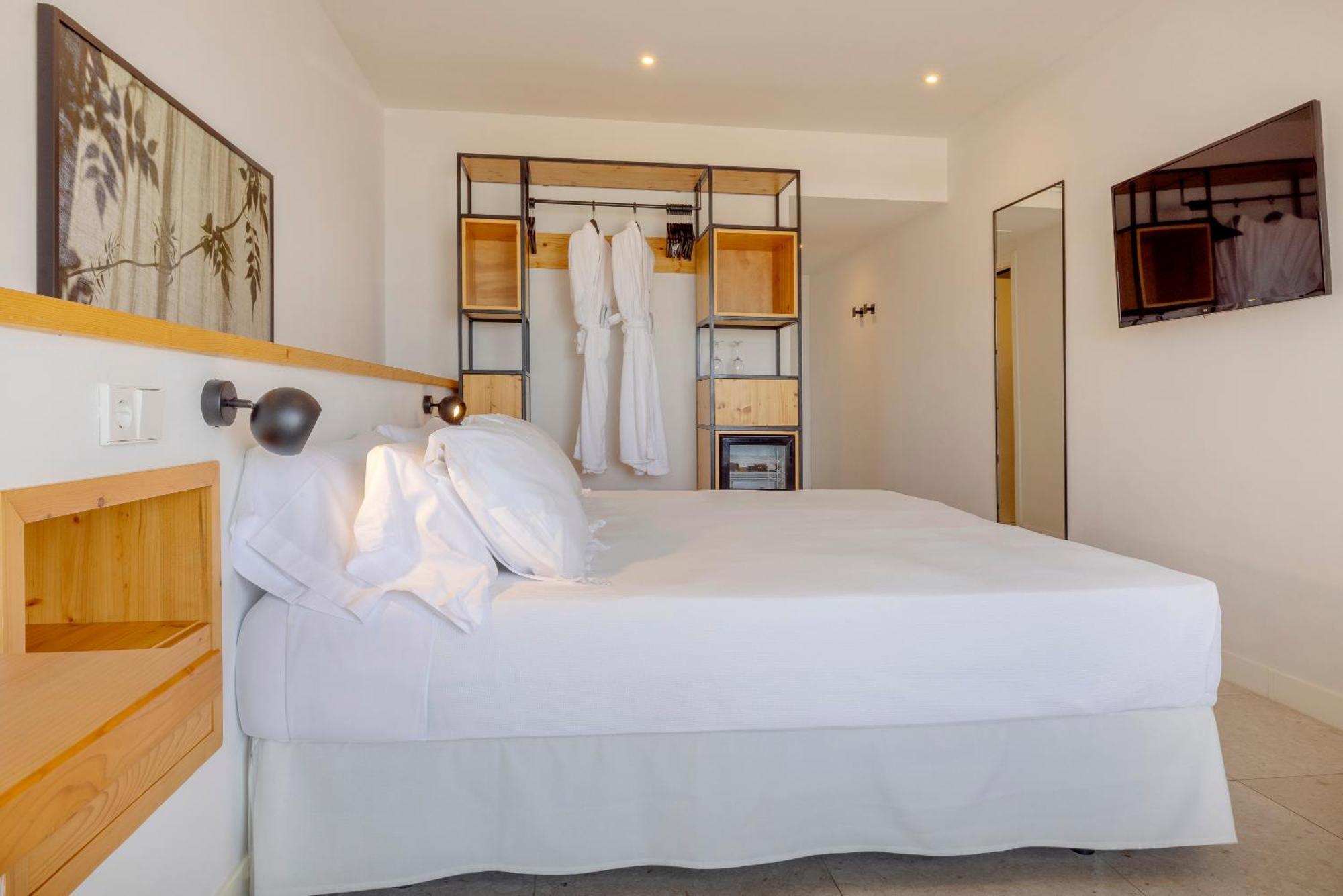 Double or Twin Room Balcony,1629890904:JPEG