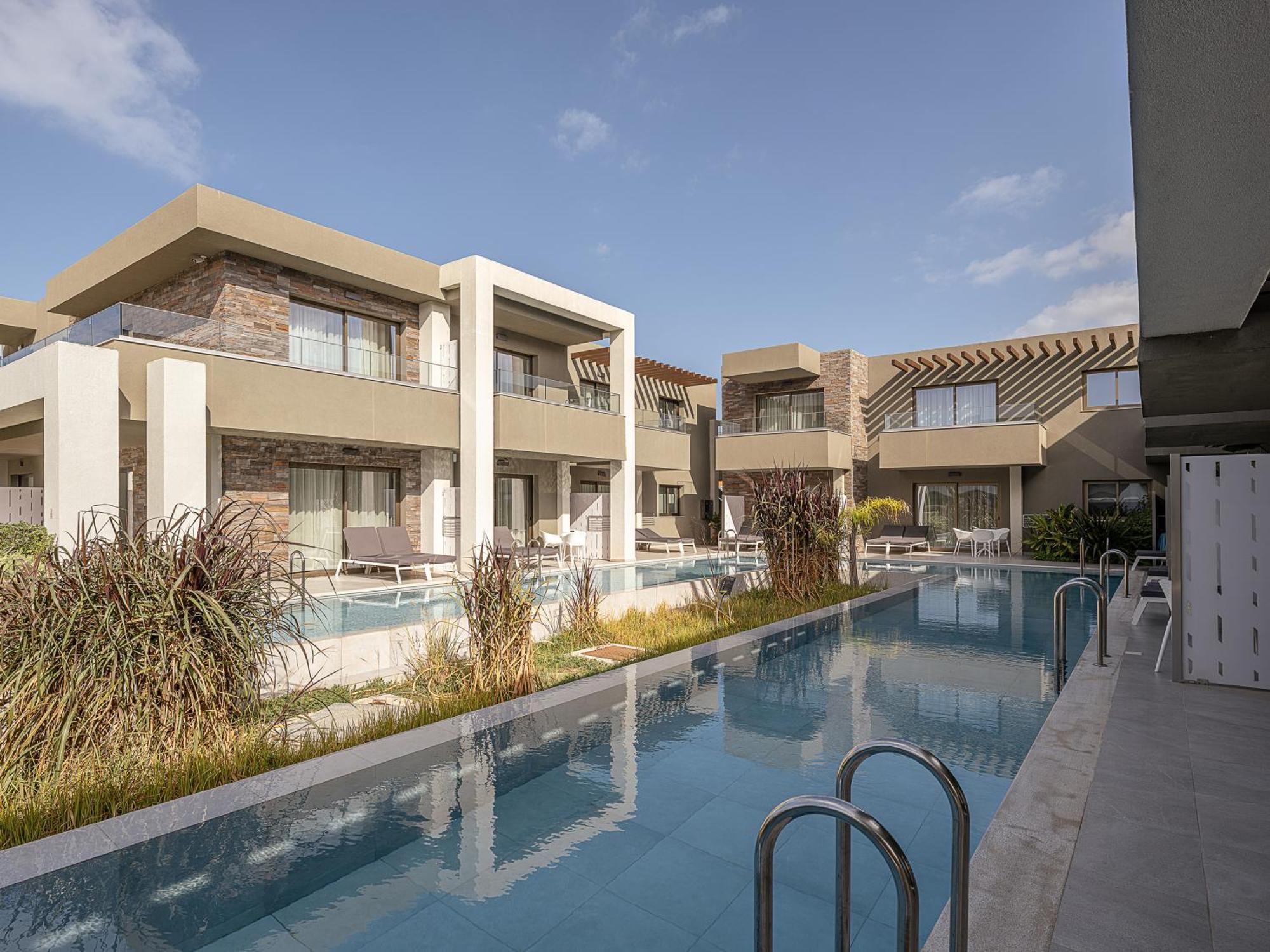Superior Room Swim-Up