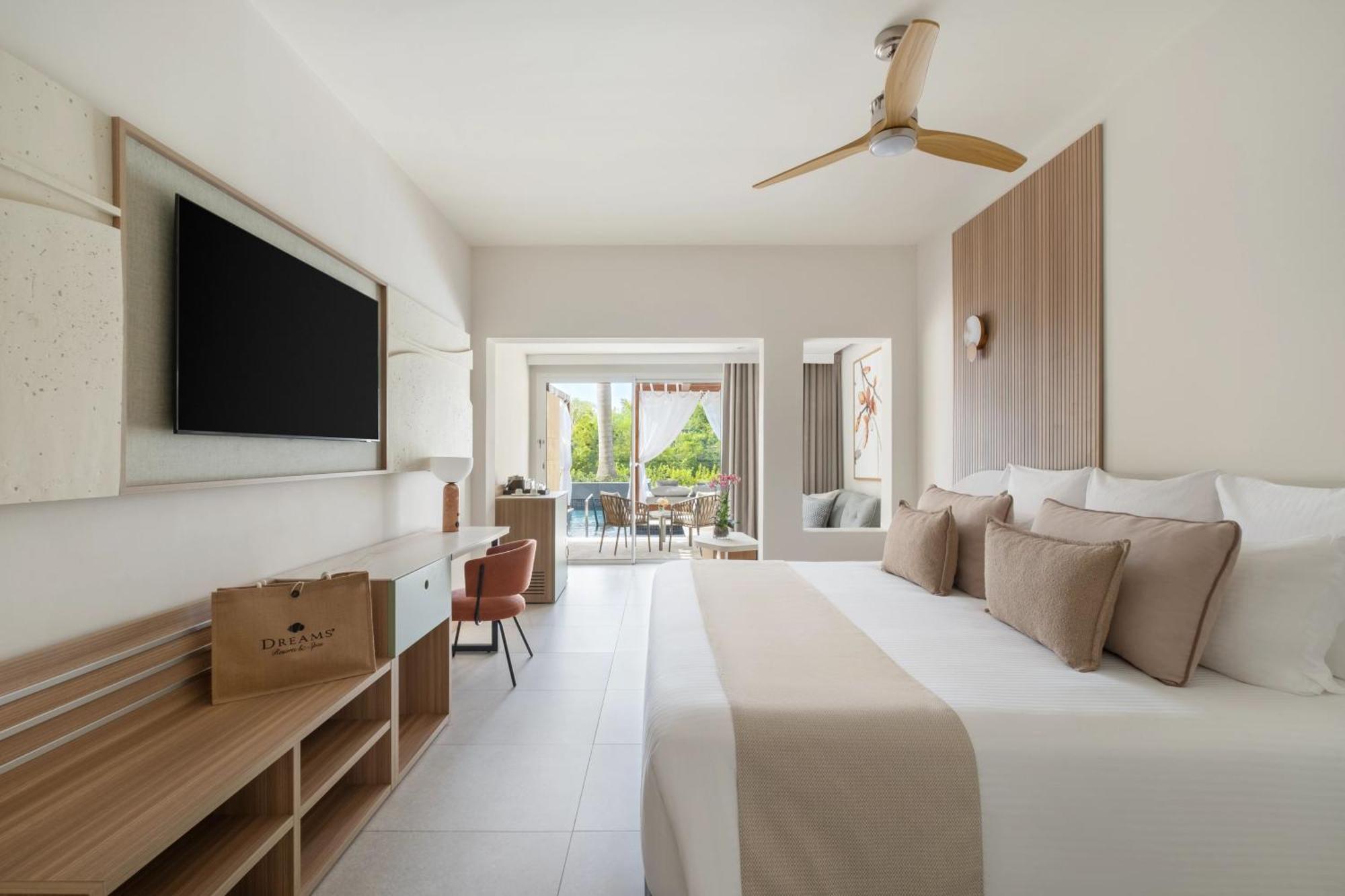 Preferred Club Junior Suite Swim Out King