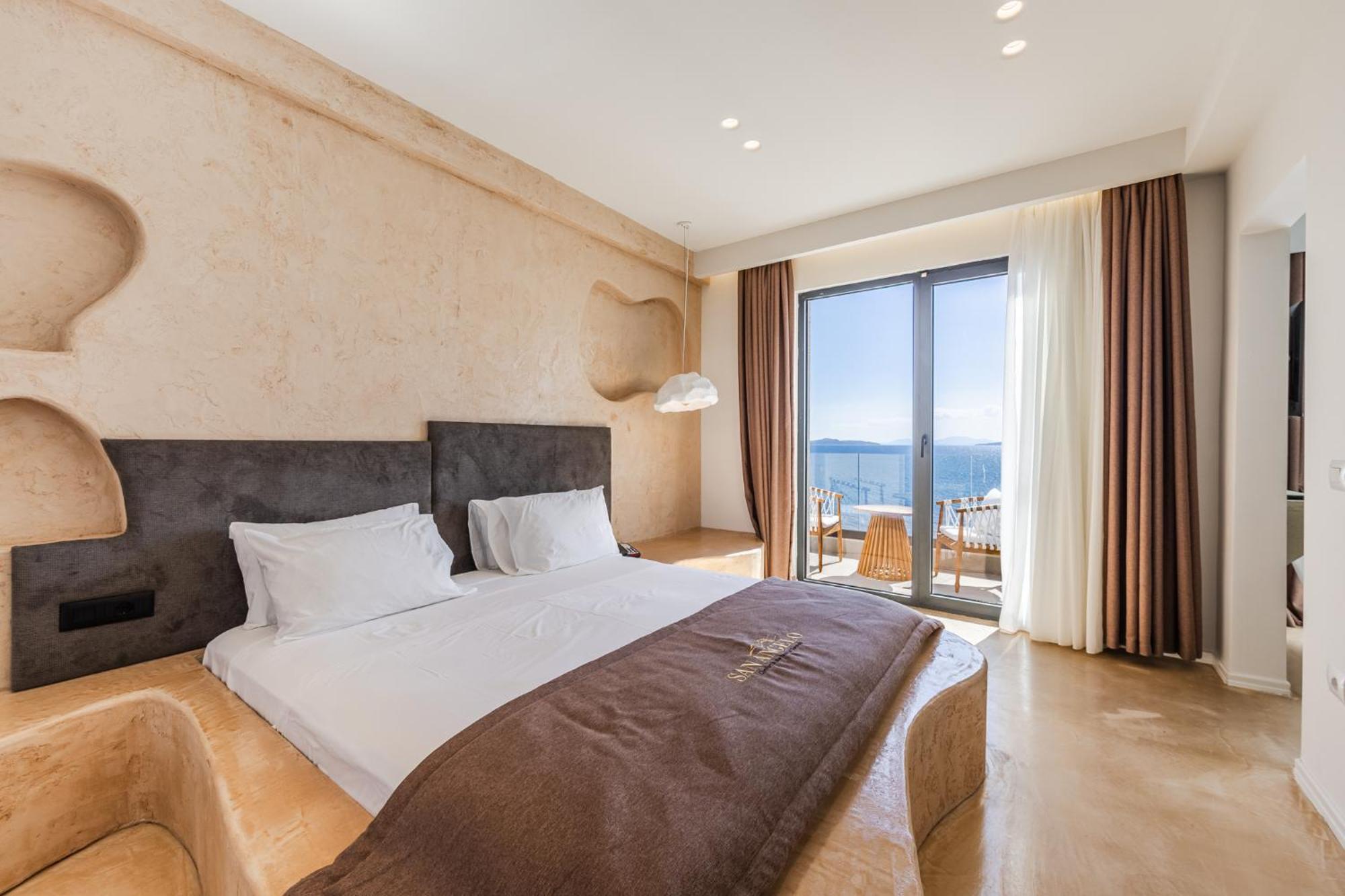 Royal Suite met Bad en Uitzicht op Zee