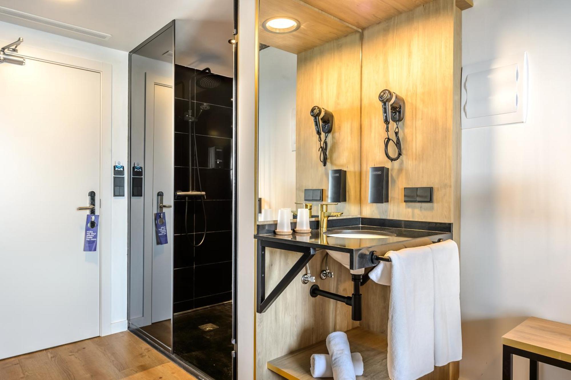 Economy Twin Room