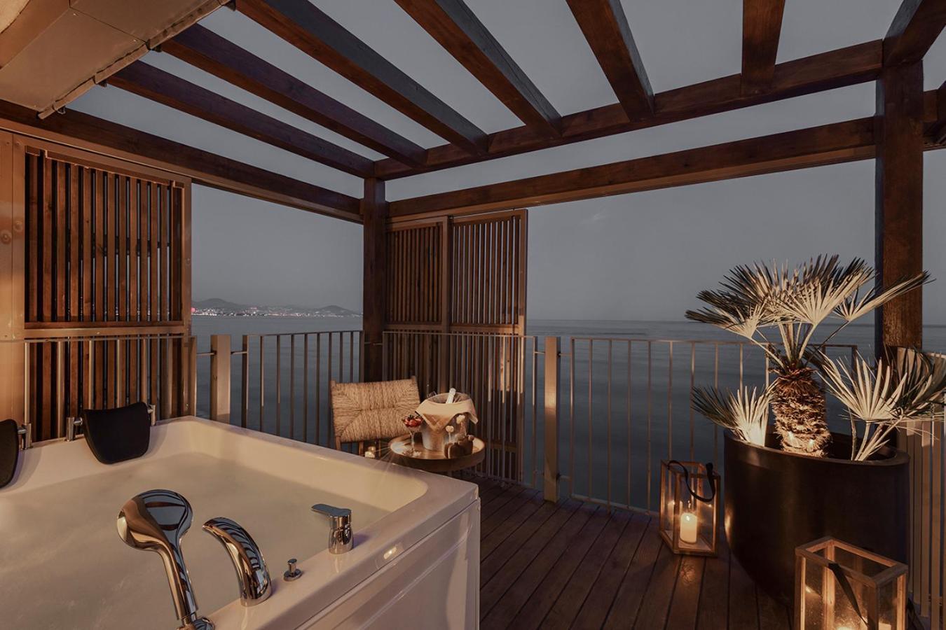 King Suite with Sea View,1673661017:JPEG