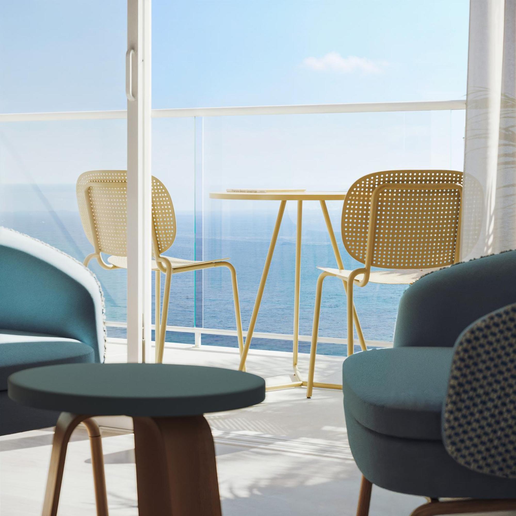Habitación Doble Star Prestige con vistas al mar y acceso al salón executive