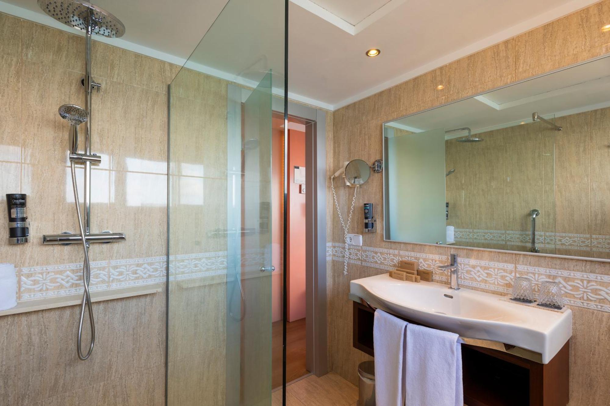 Deluxe Triple Room Sea View