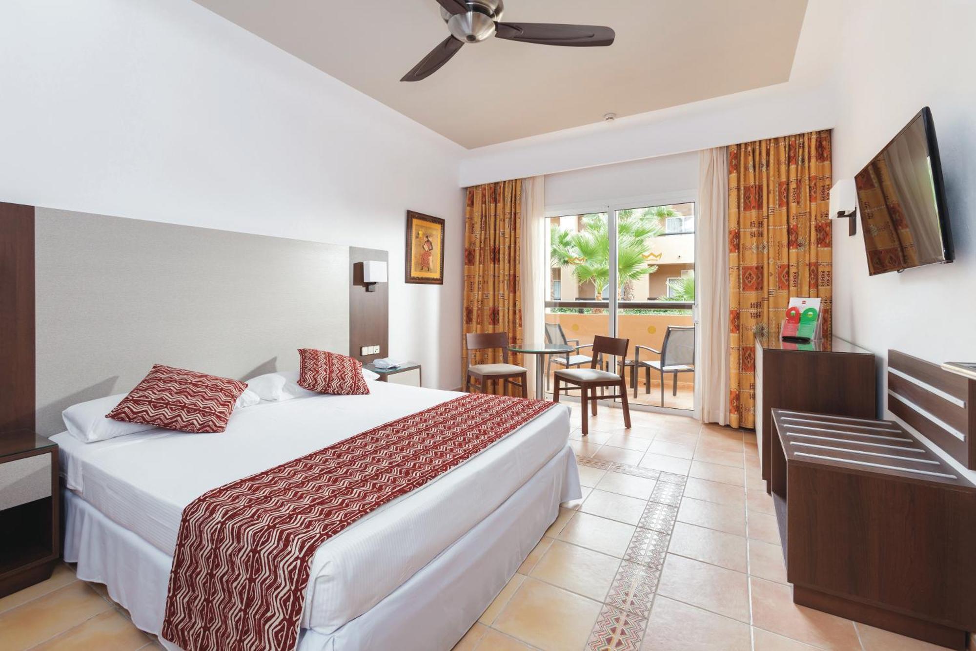 Habitación Triple con balcón
