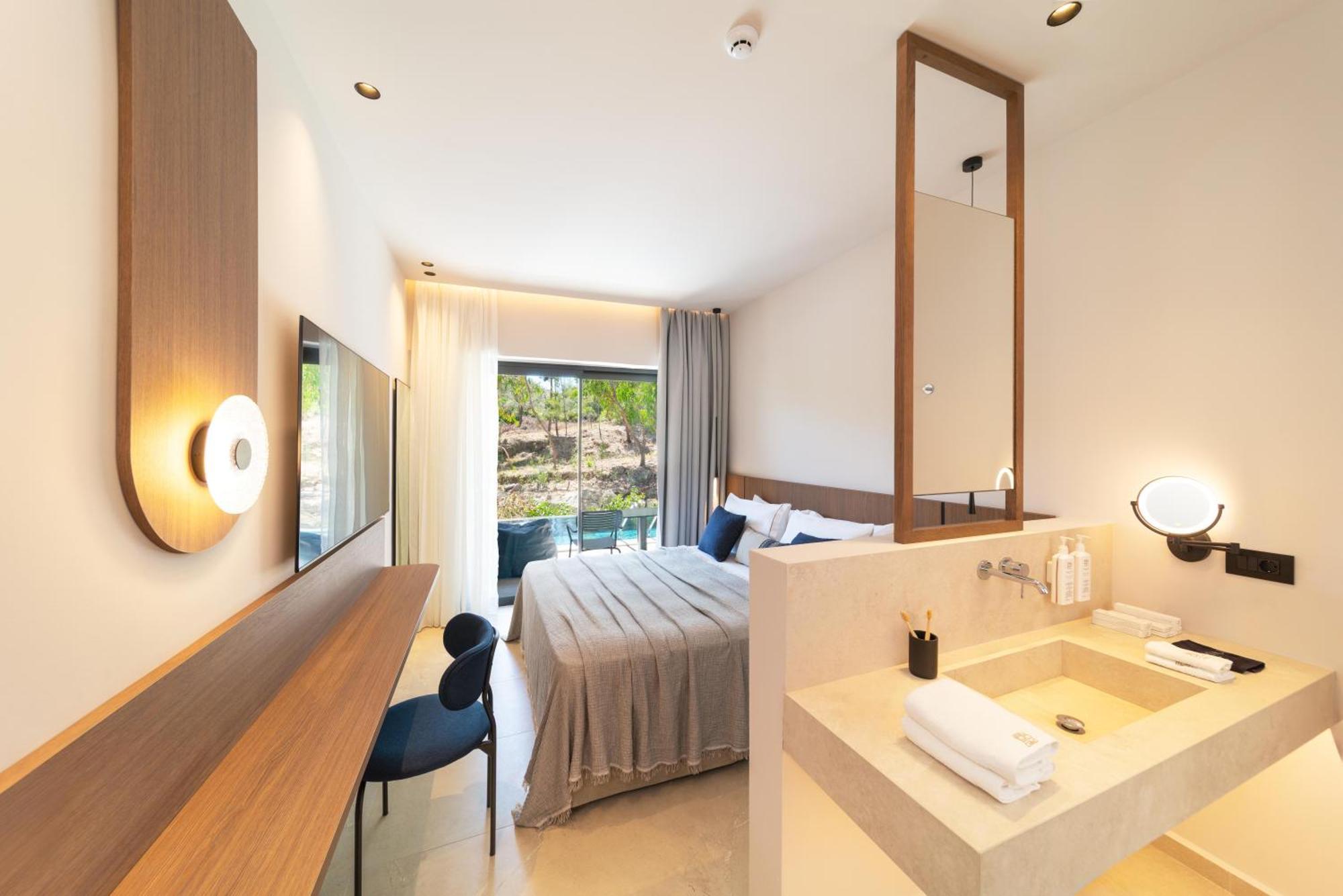 Deluxe Doppel-/Zweibettzimmer mit Zugang zum Pool
