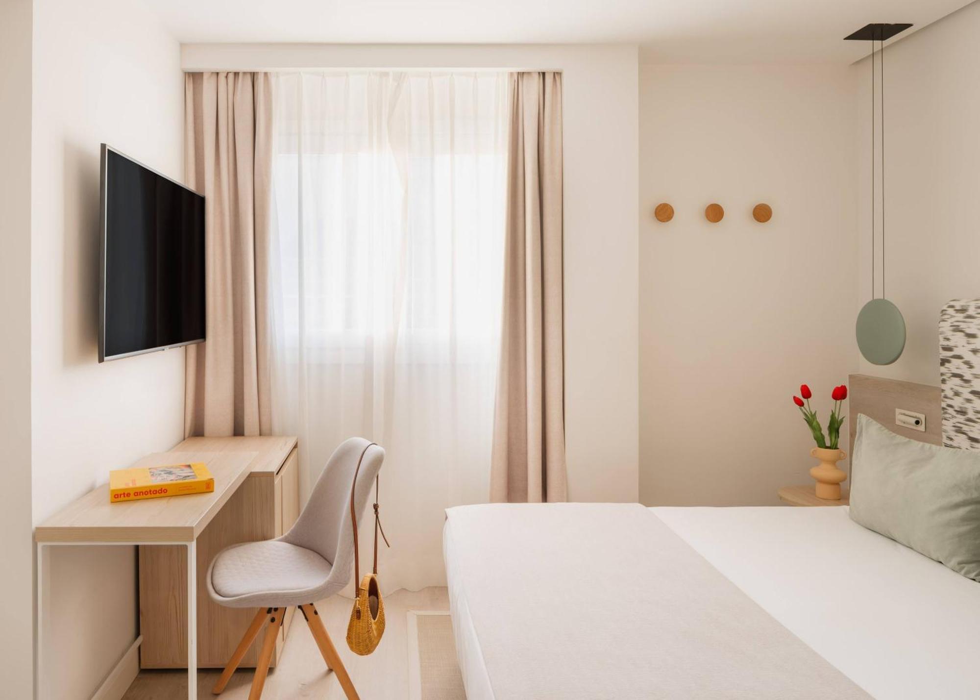 Superior Single Room,1765803528:JPEG