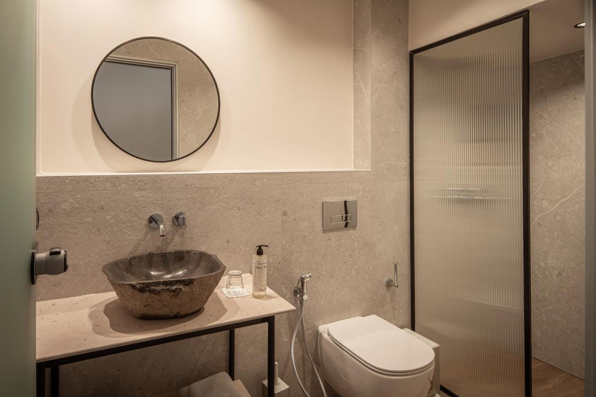 Urban Room Outdoor Jacuzzi