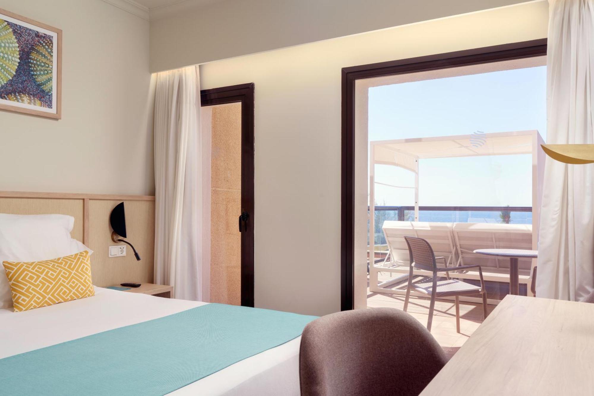 Double Room Frontal Sea View