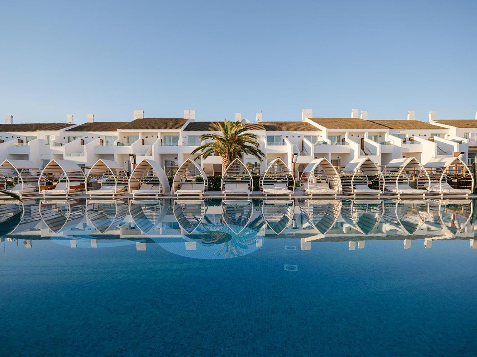 Suite Pool View