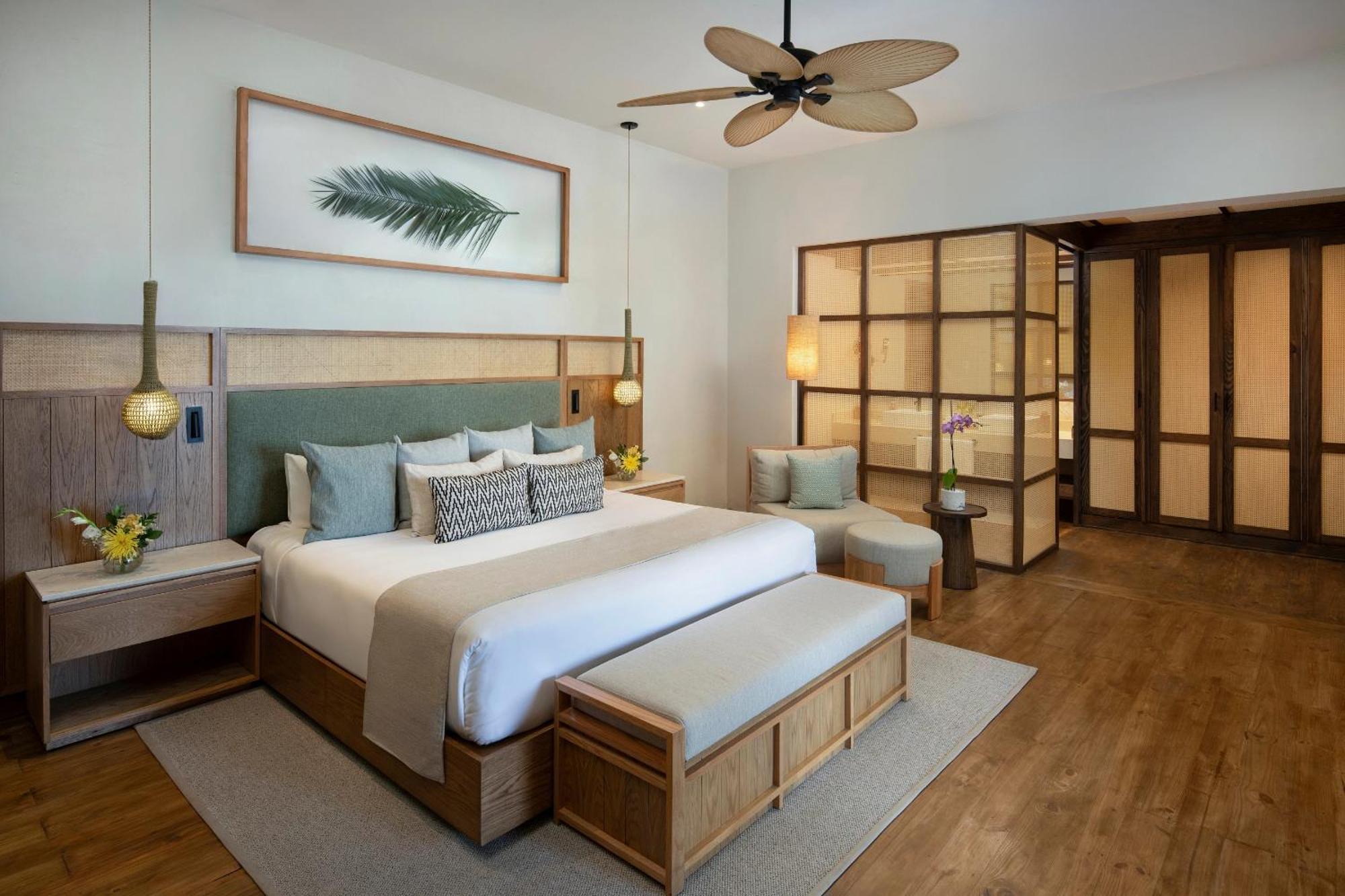 Premium King Suite Ocean Front