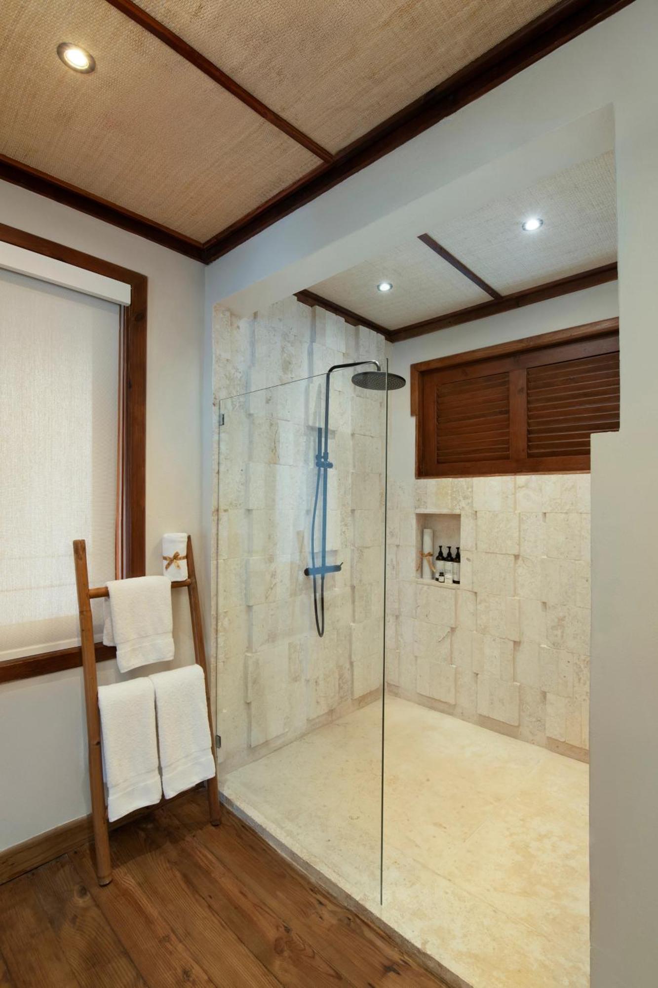 Premium King Suite Ocean Front