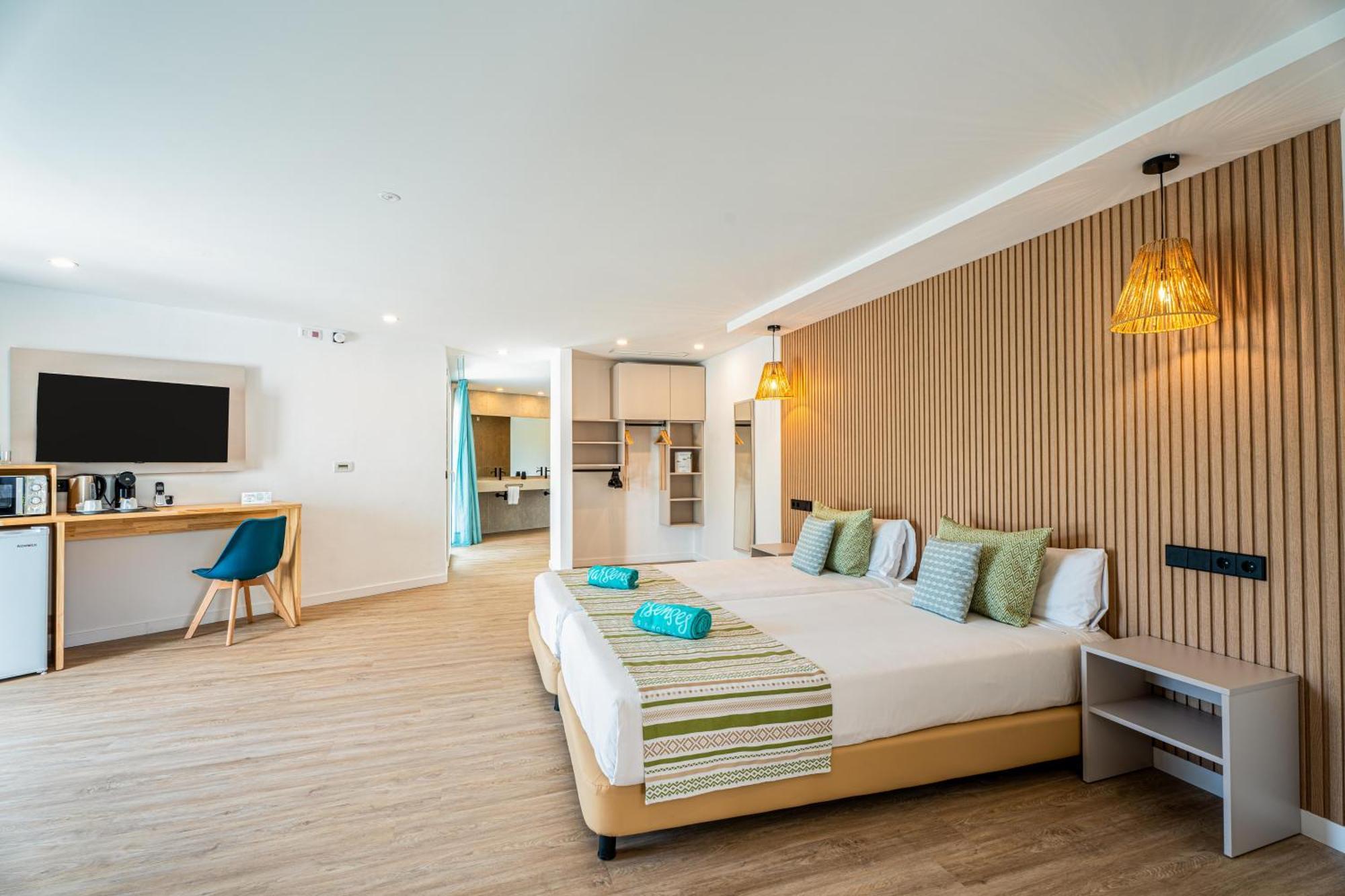 Universal Junior Suite