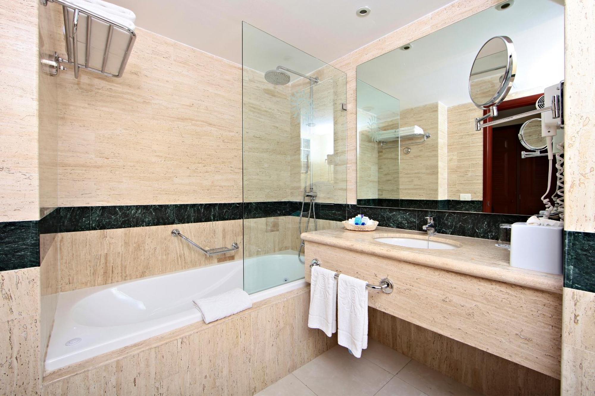 1 King Bed Junior Suite SGL