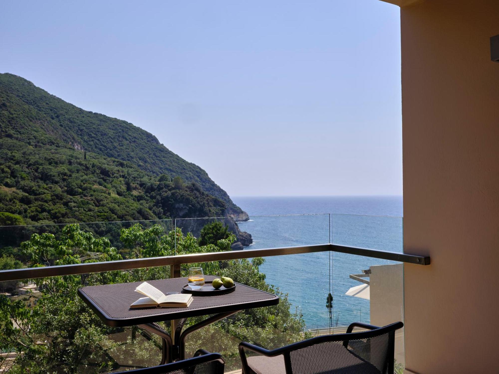Deluxe Villa mit Meerblick und eigenem Pool