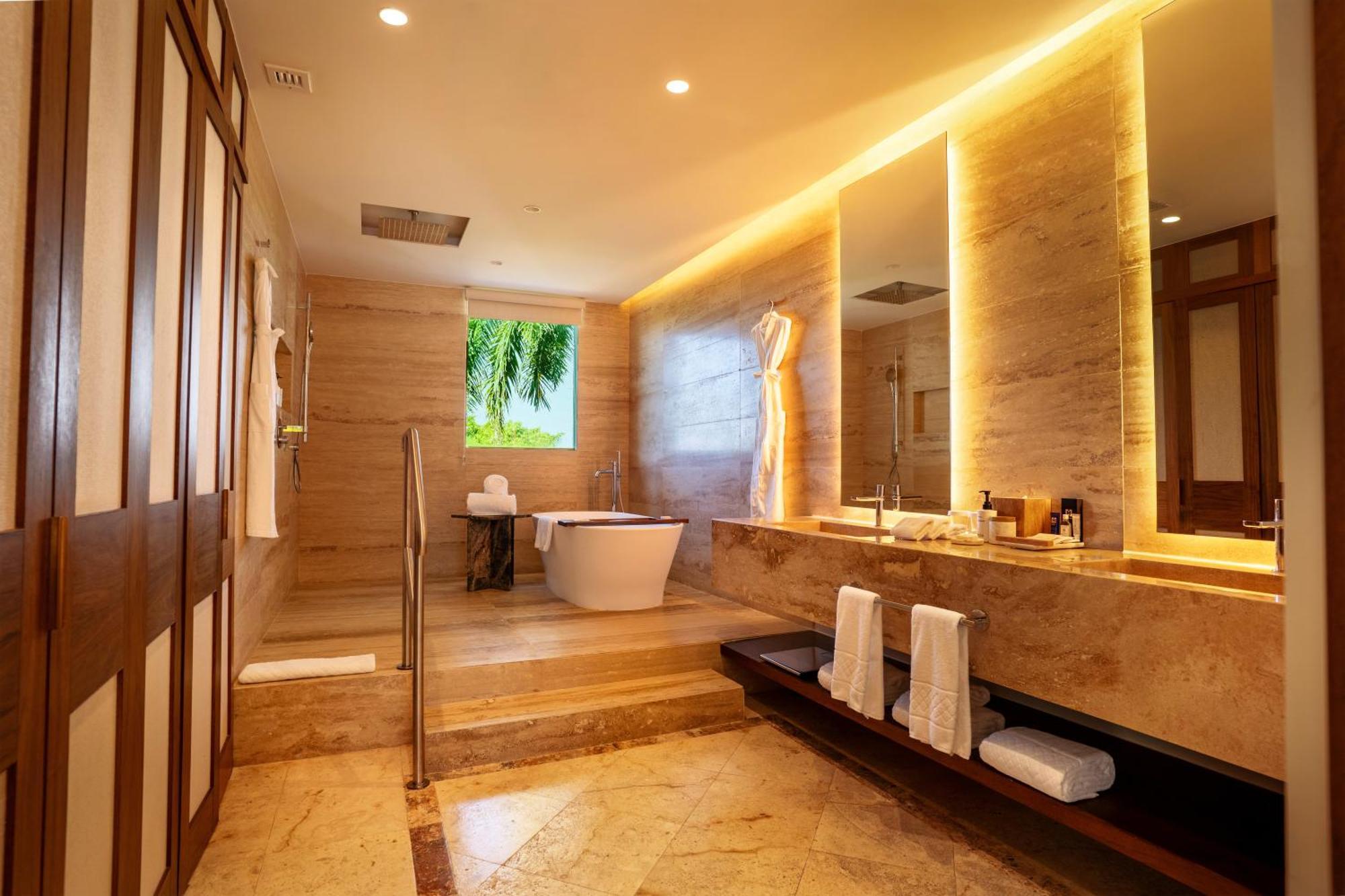 Chairman Three Bedroom Suite Ocean Front Infinity Private Pool Outdoor Shower