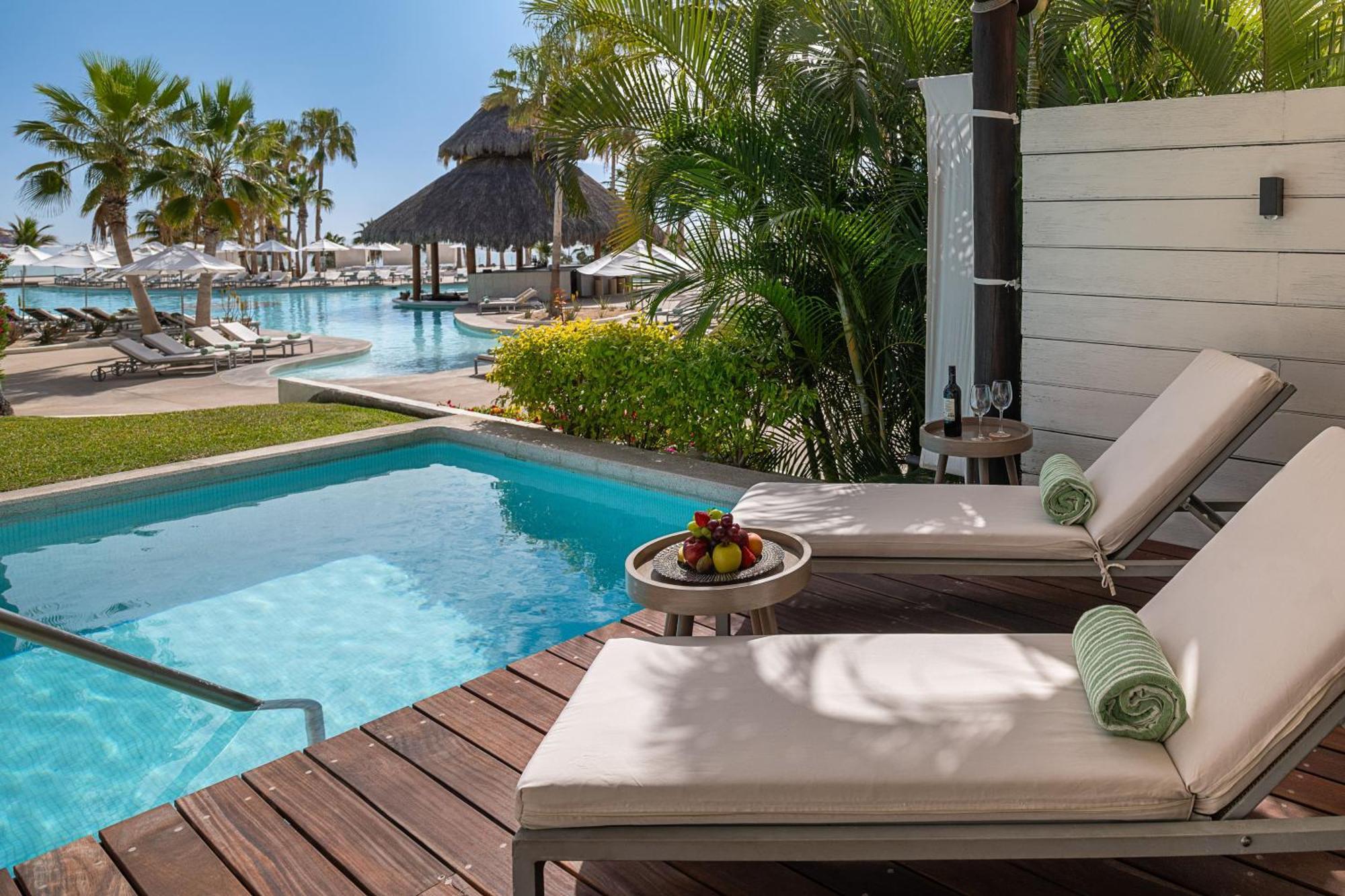 The Reserve Suite Swim Up King