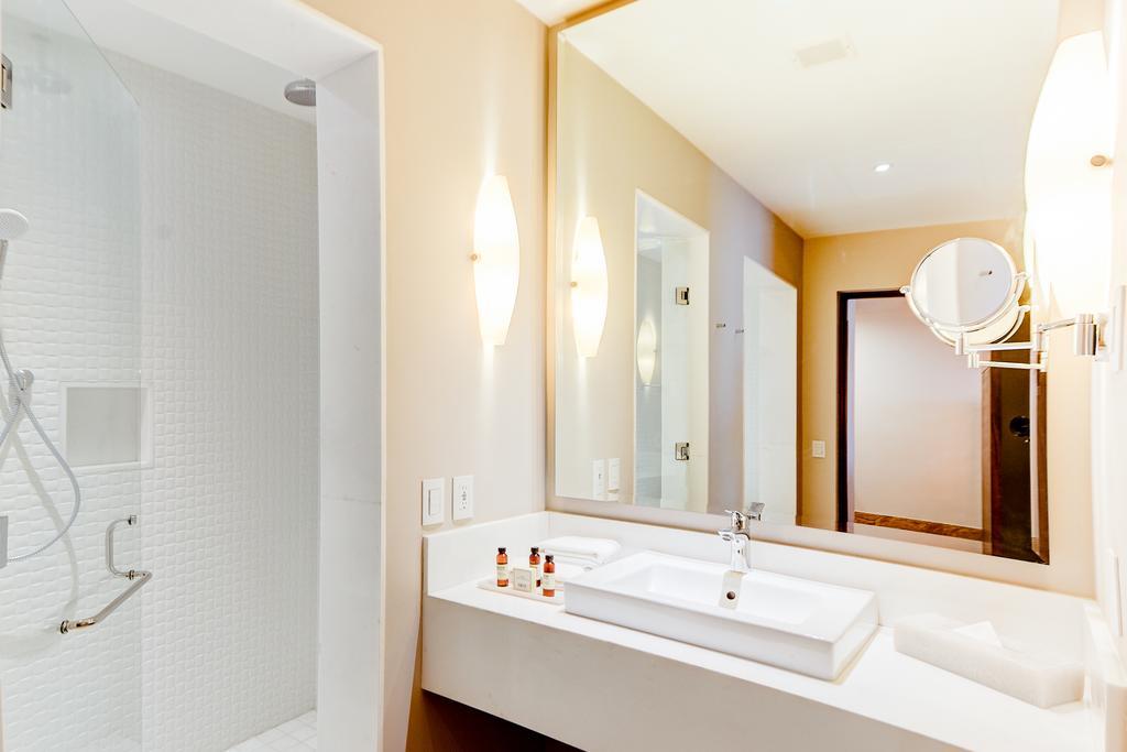 Towers Private pool Suite
