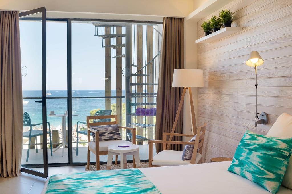 Double Room with Sea View and Private Terrace with Hot Tub,640767852:JPEG
