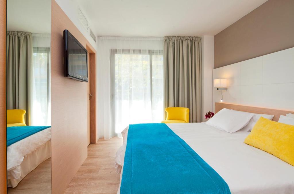 Budget Double Room,63562252:JPEG