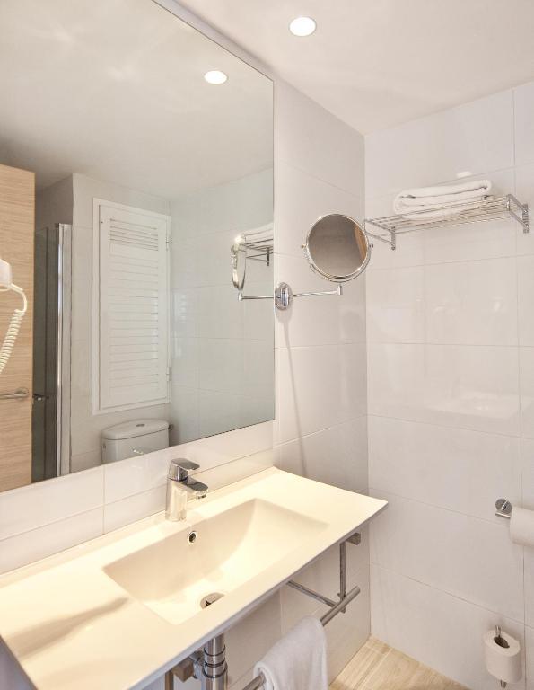 Junior Suite with Balcony,244242609:JPEG