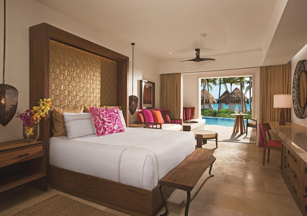Preferred Club Junior Suite Ocean Front Swim Out King