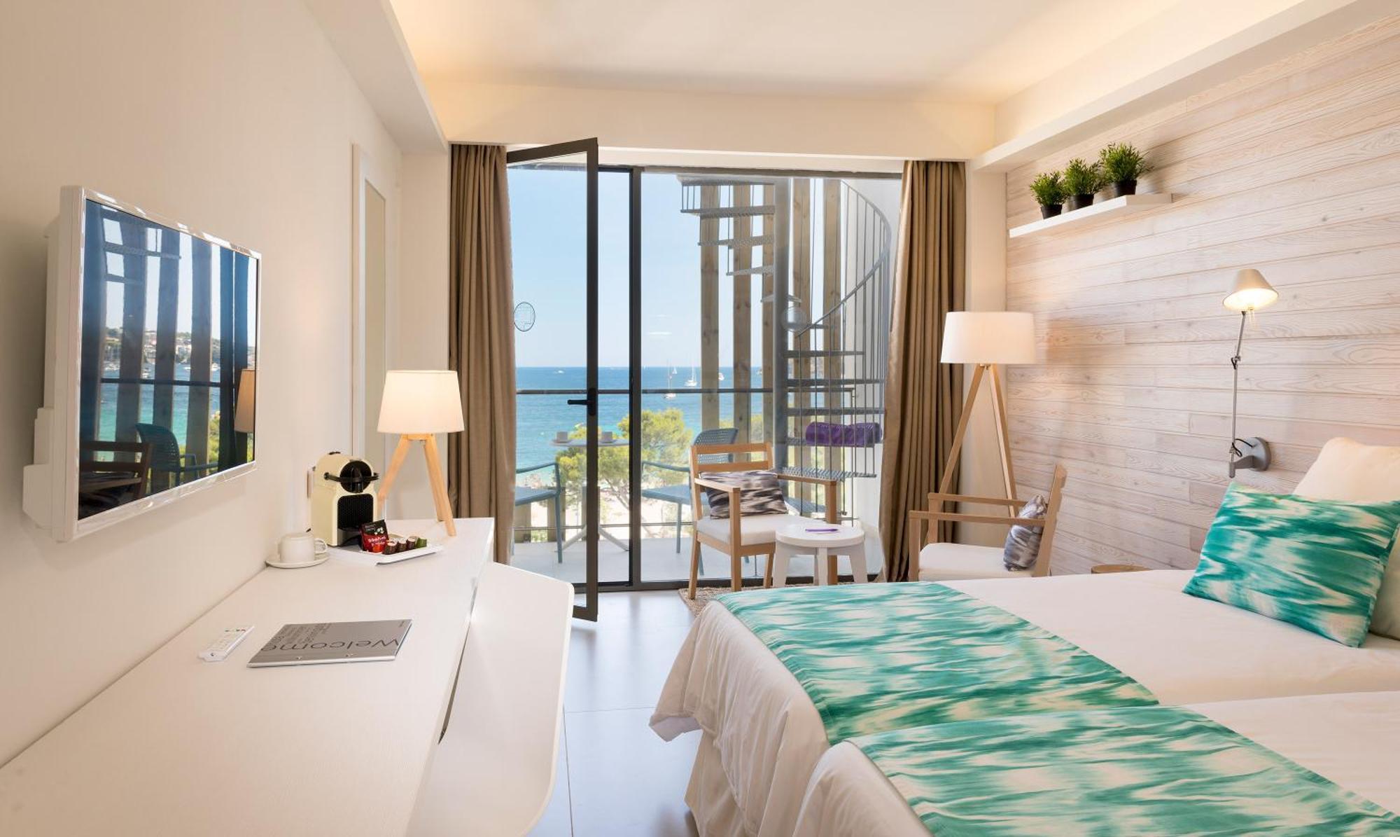 Double Room with Sea View and Private Terrace with Hot Tub,698953221:JPEG