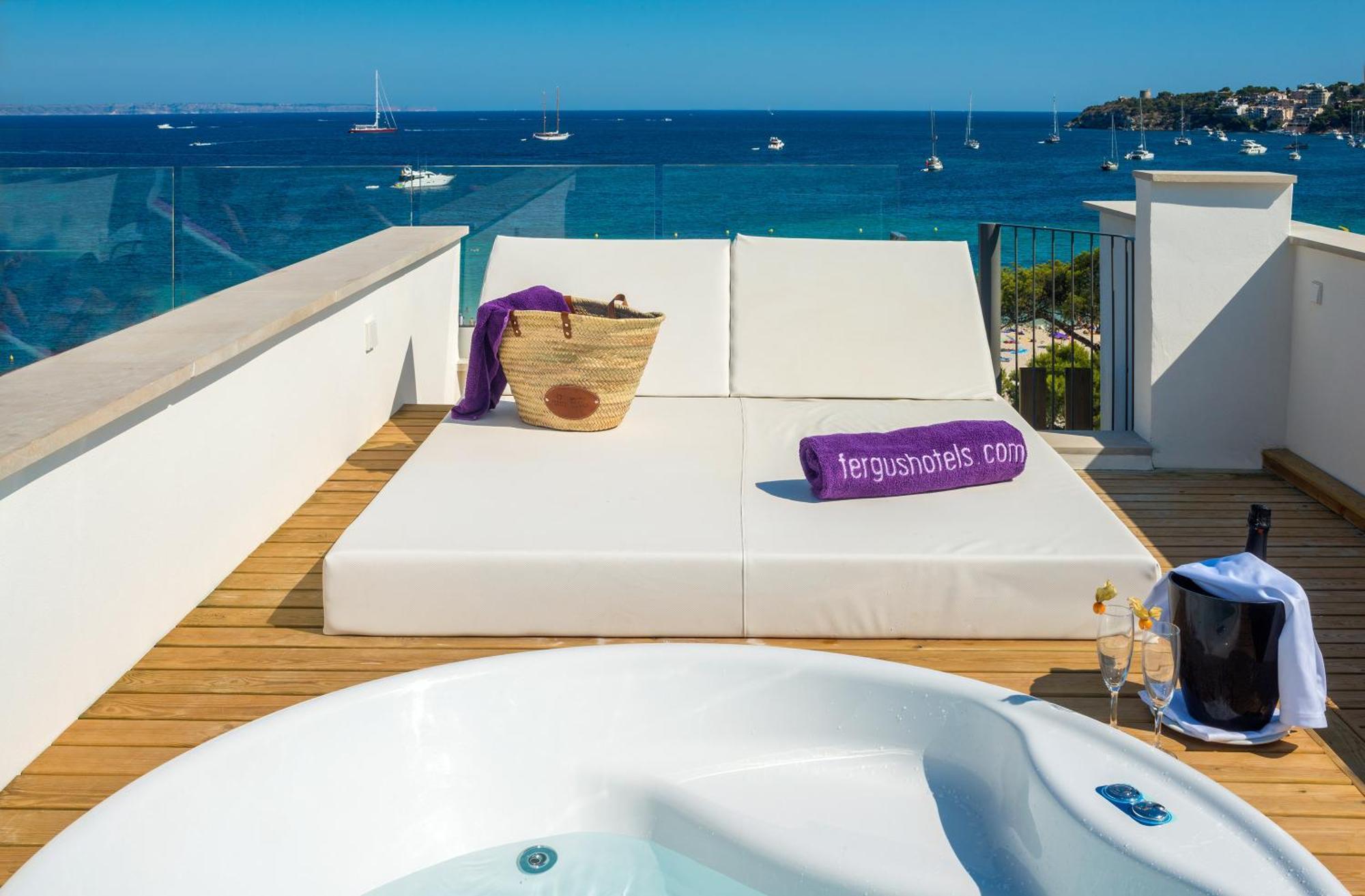 Double Room Sea View Private Terrace Hot Tub