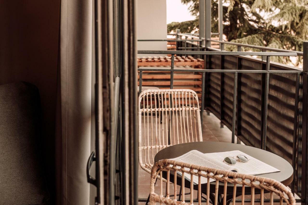 Apartment mit Balkon