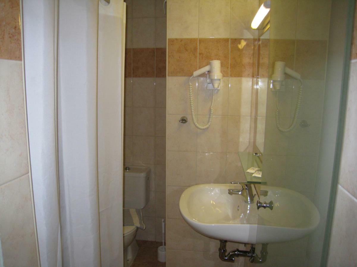 Budget Twin Room