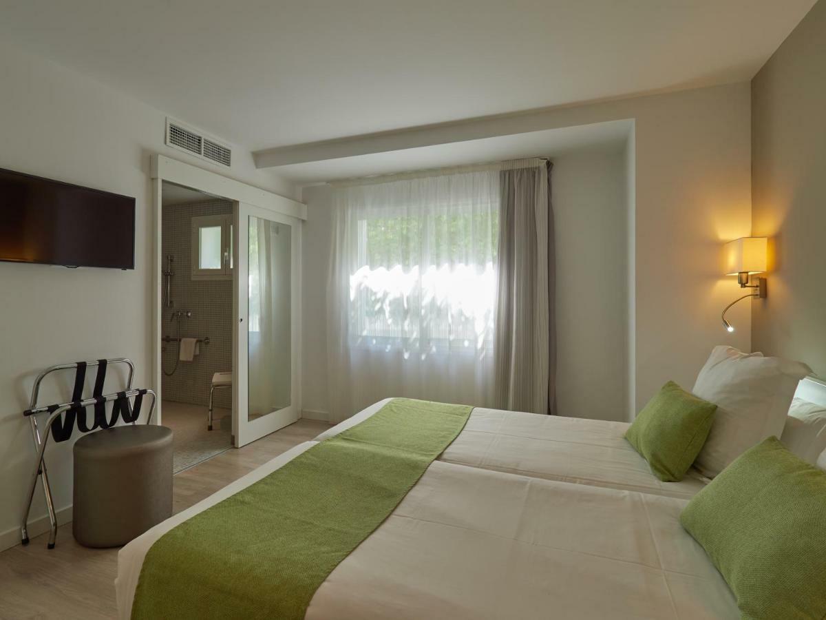 Double Room with Balcony,1243031887:JPEG
