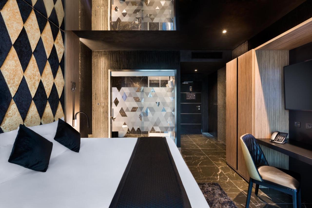 Elegant Room Balcony Spa Access