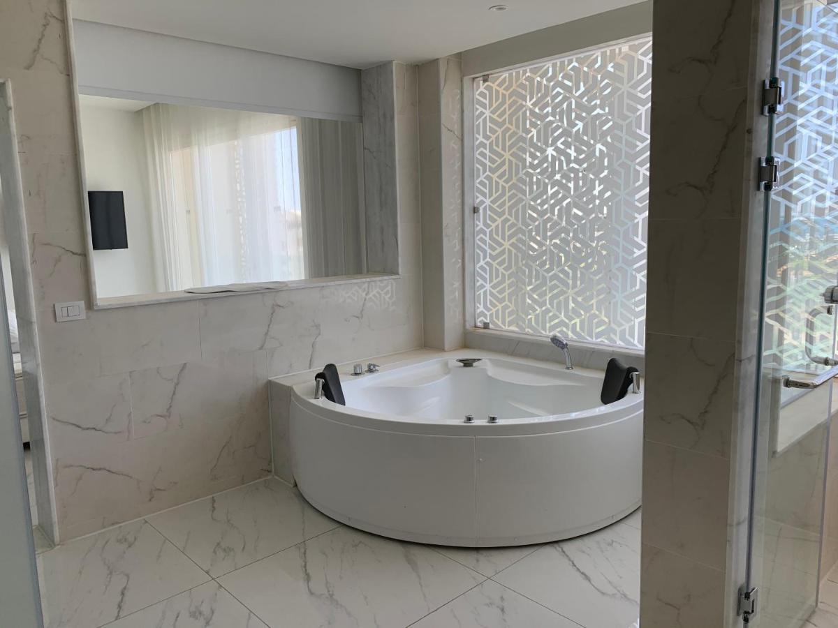 Sky view suite