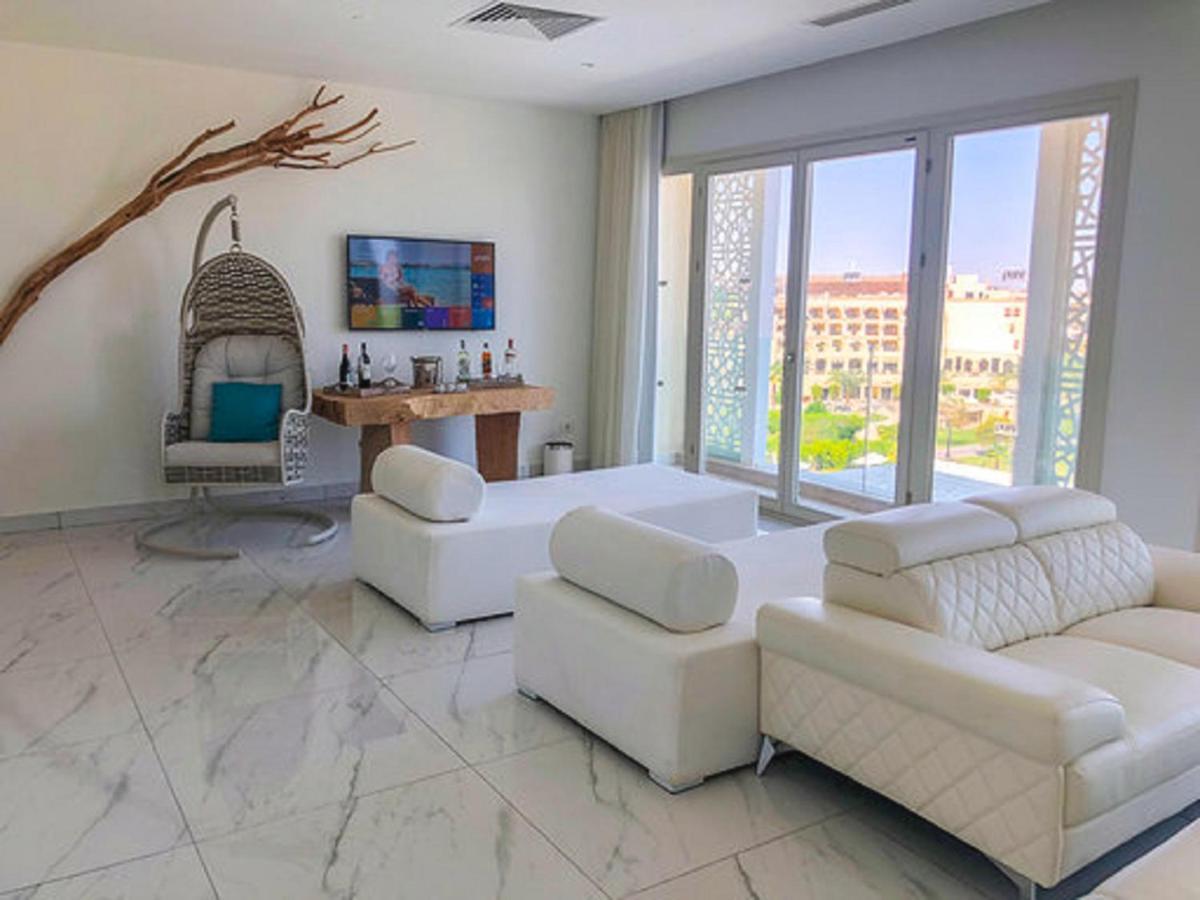 Sky view suite