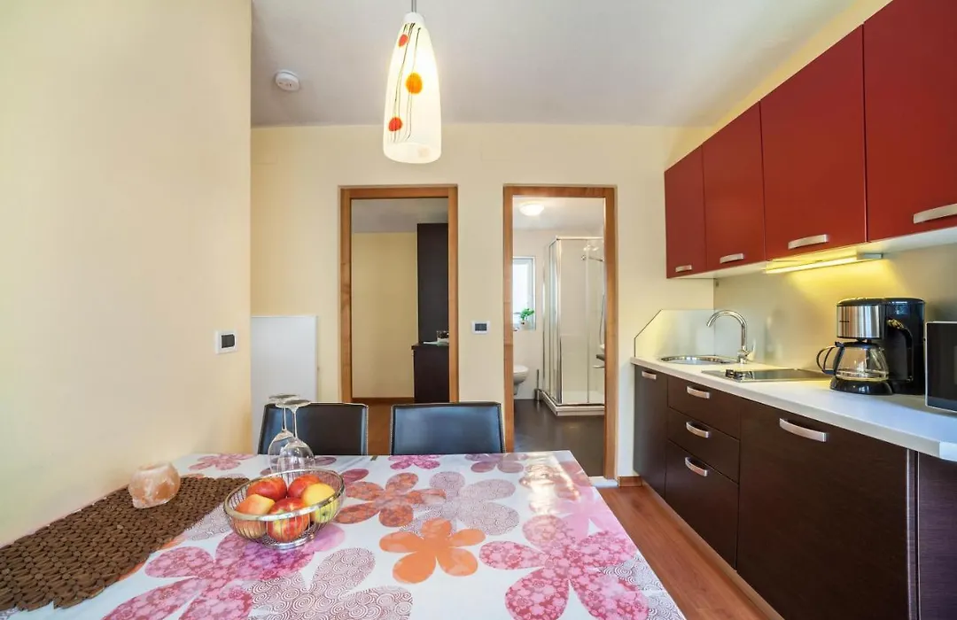 Camping Adler Bungalow 14-1