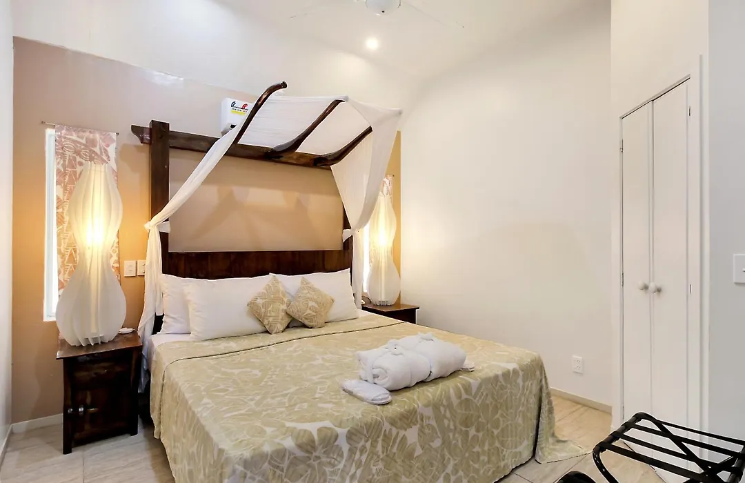 Crown Beach Resort & Spa (Adults Only)-1