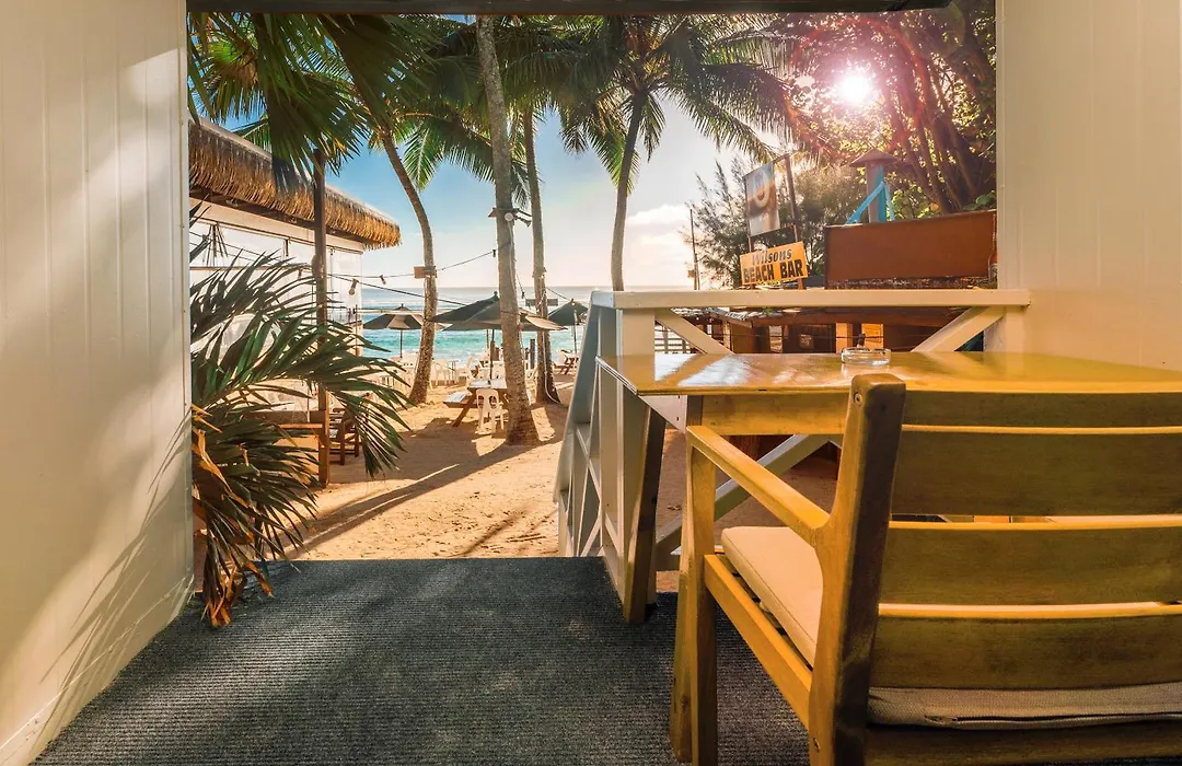 Castaway Resort-1