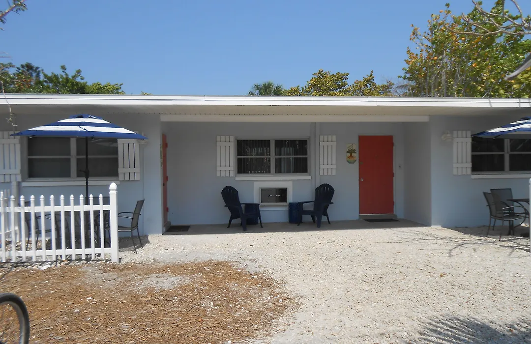Sunshine Island Inn - Adults Only-1